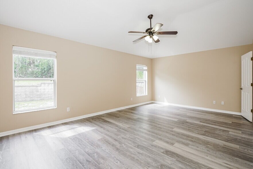 Building Photo - 30149 Sandbunker Ln