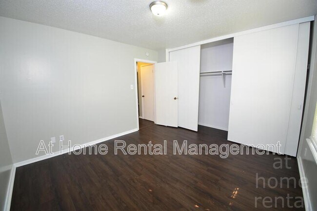Building Photo - 4713 S Fulton Pl