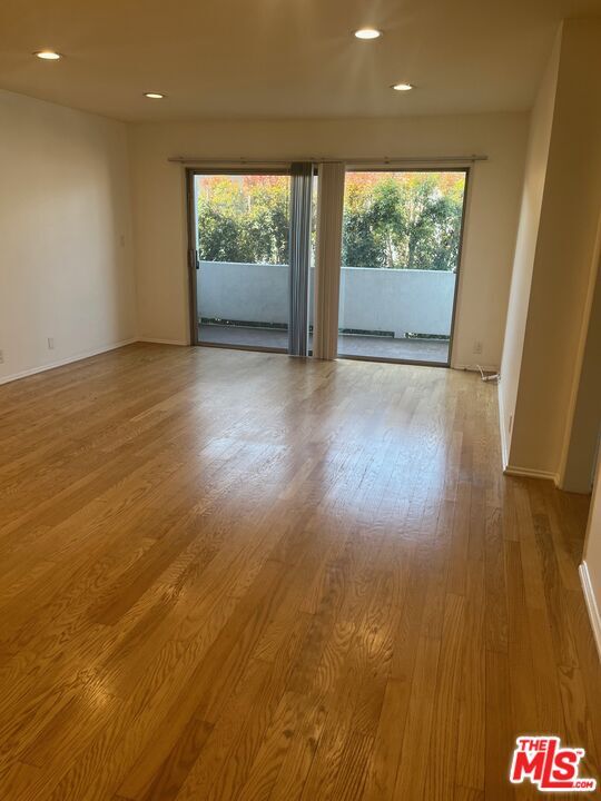 Building Photo - 416 N Oakhurst Dr