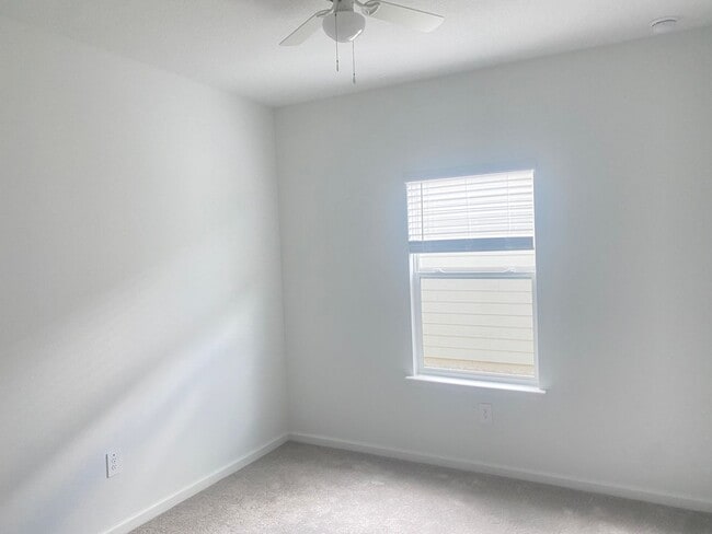 Building Photo - Large 4/3 Pioneer Ranch Rental