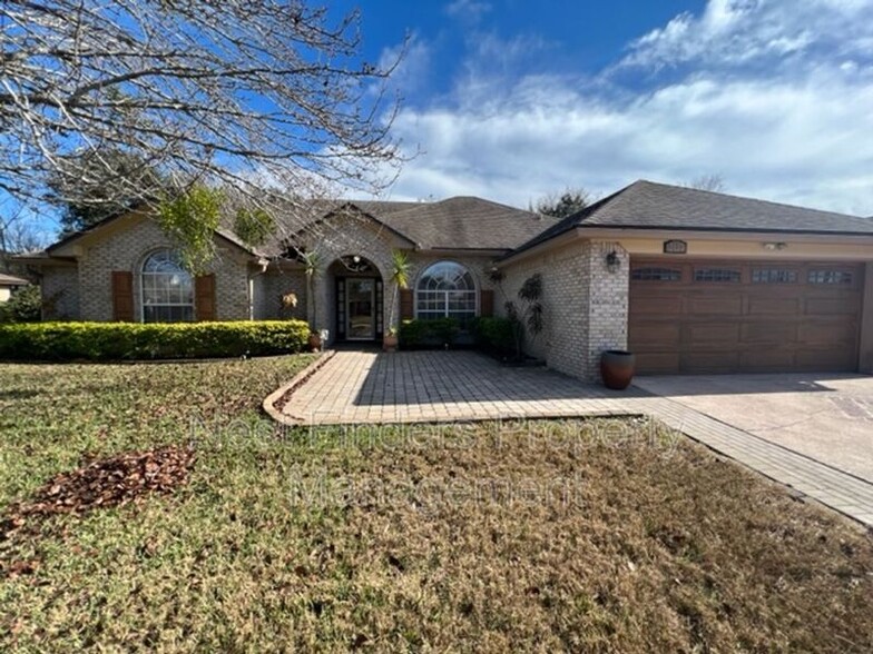 Primary Photo - 2127 Forest Gate Dr W