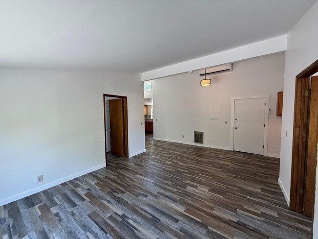 Building Photo - 1641 (TPO)
