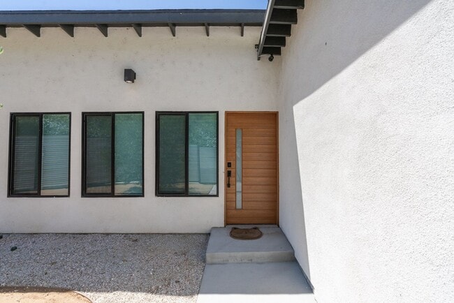 Building Photo - Stunning Views from Silver Lake Hillside Home for Rent with Spectacular Views