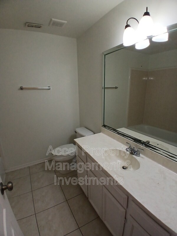 Building Photo - 128 San Jacinto St