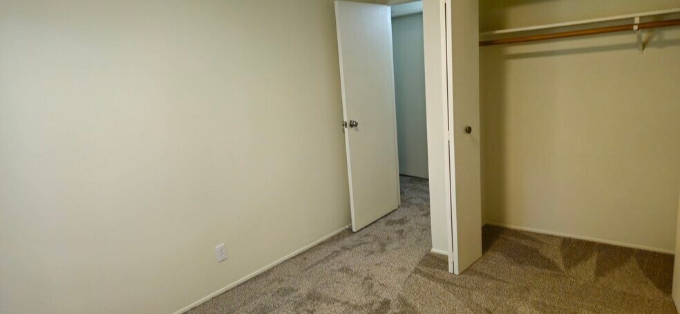 Building Photo - 3217 Johnson Ave