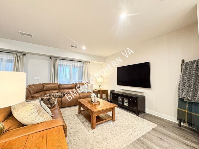 Building Photo - 1636 Kirkman St