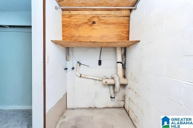 Building Photo - 1327 3rd Ave SW