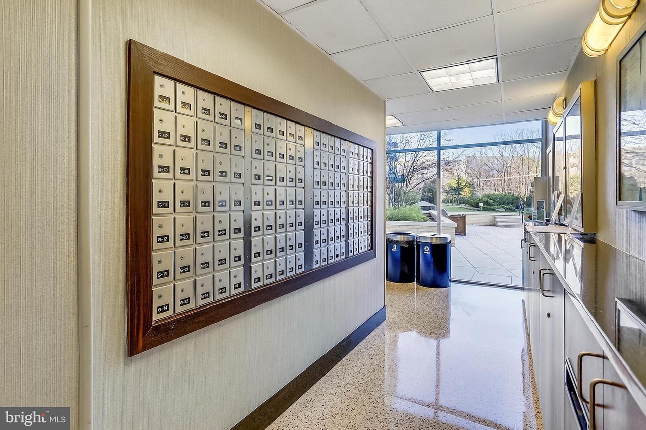 Building Photo - 10500 Rockville Pike