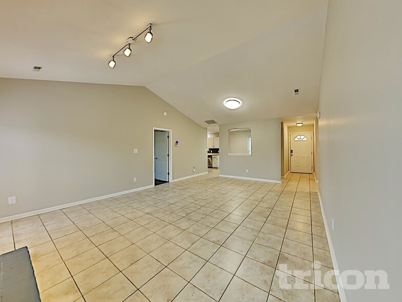Building Photo - 7300 Yorkville Ct