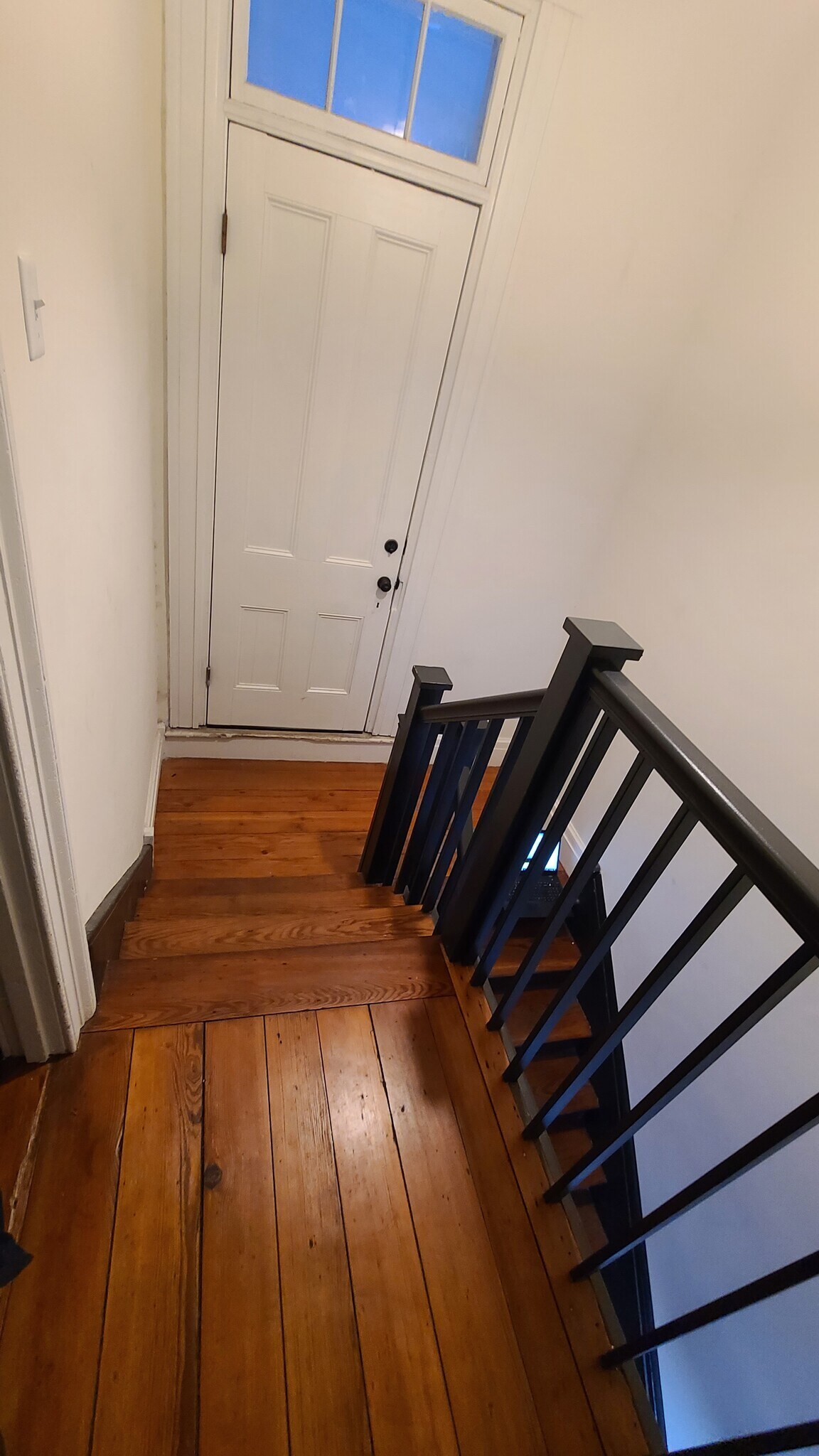 top landing - 308 E Leigh St