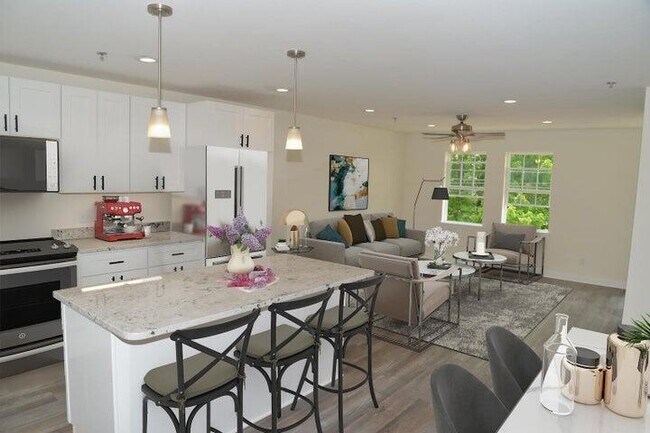 Building Photo - 208 Grand Ave