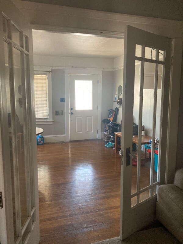 Building Photo - 1539 W Willow St