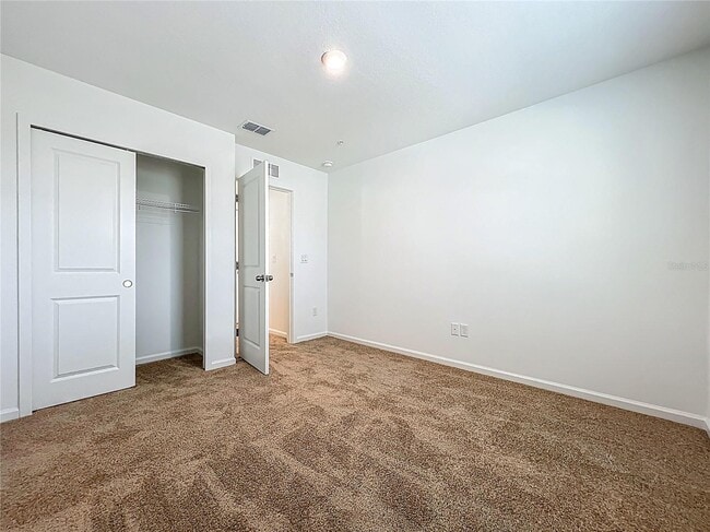 Building Photo - 9824 Walkway Dr