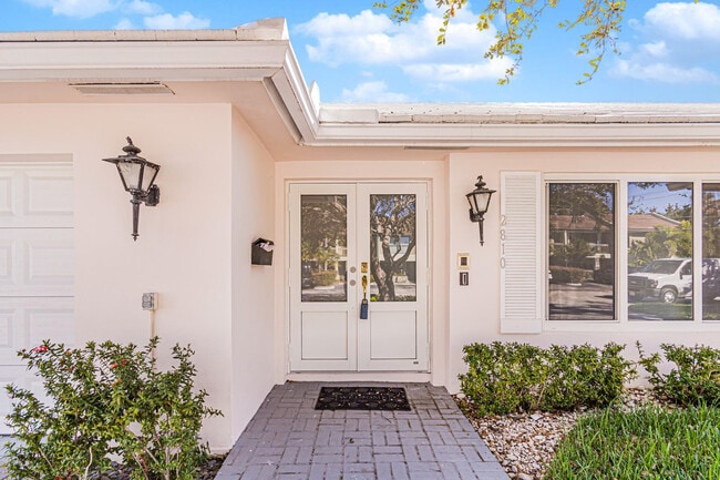 Building Photo - 2810 NE 60th St