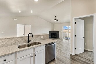 Building Photo - Beautiful Spacious Newly Built Townhome