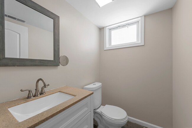 Building Photo - 6837 Julian Ave