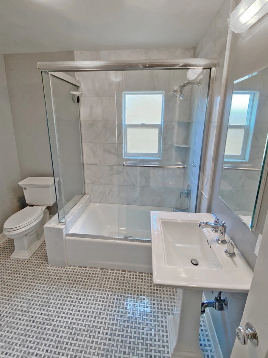 Building Photo - 1150 N Curson Ave