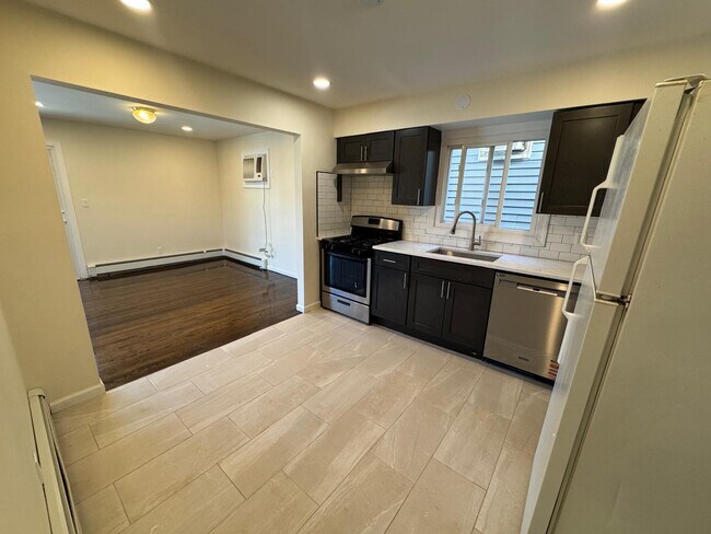 Building Photo - 89 McAdoo Ave