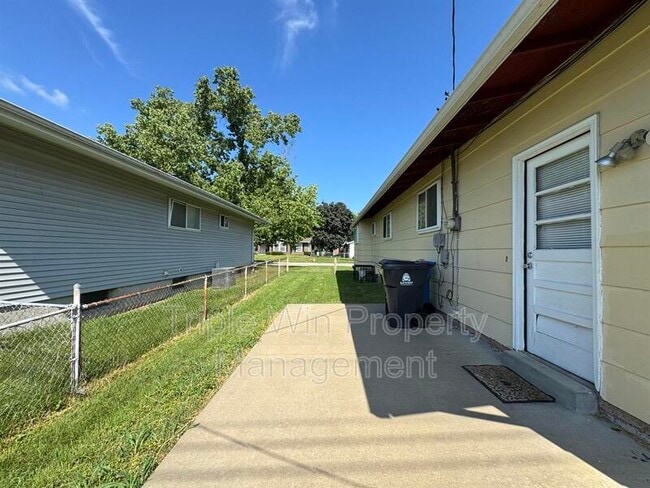 Building Photo - 690 Wiethaupt Rd