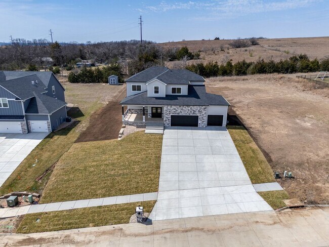 Building Photo - Italian Estates Property Management