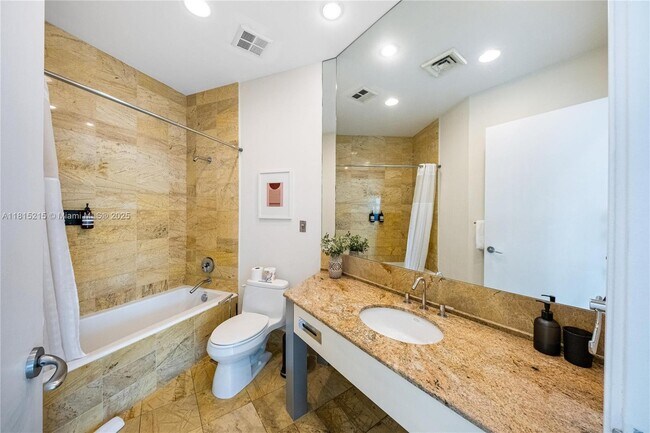 Building Photo - 1395 Brickell Ave