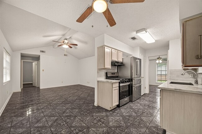 Building Photo - 16219 Rill Ln