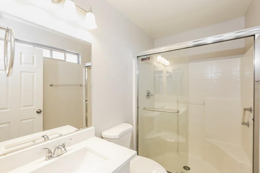 Building Photo - 9243 E Carmel Ave