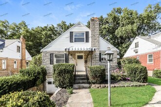 Building Photo - 5152 Highview Dr