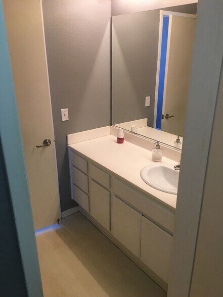 Building Photo - 1864 Opaline Pl #423