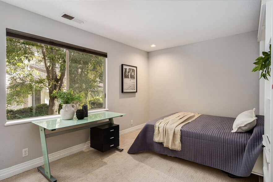 Building Photo - 4257 Golden Oak Ct