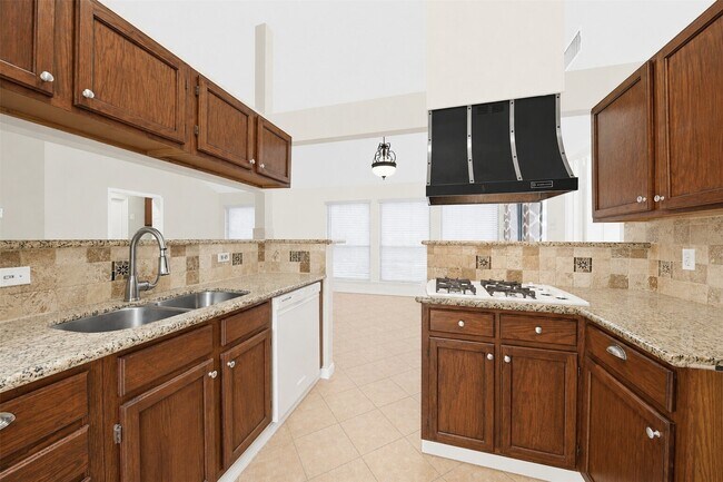 Building Photo - 7518 Alcomita Dr