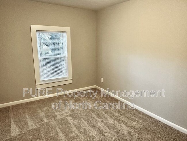 Building Photo - 411 W 10th St