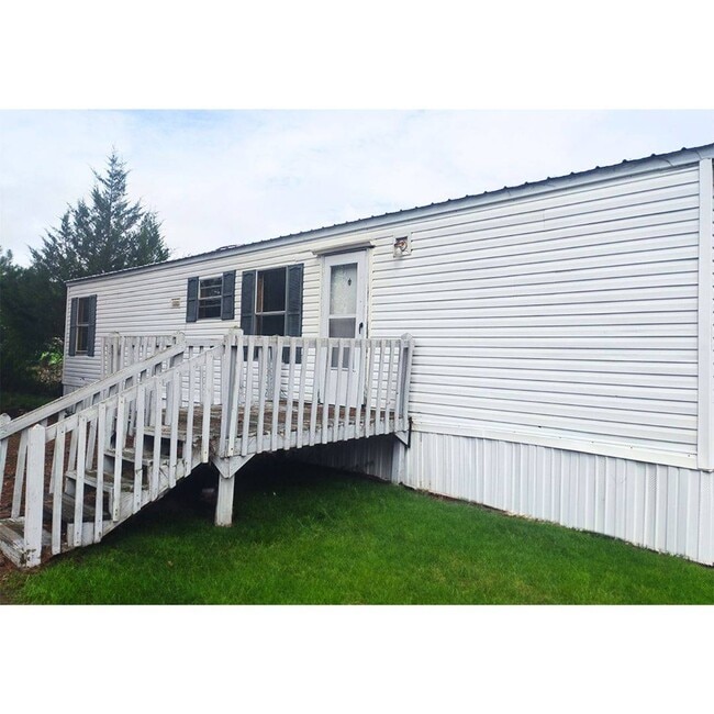 Building Photo - 2301 Parrott Dr