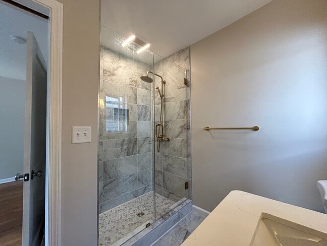 Primary Bathroom - 1178 Jefferson St