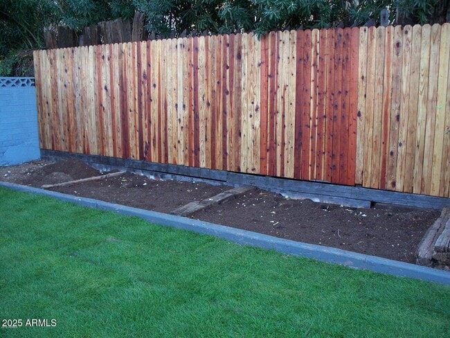 Building Photo - 4623 E Catalina Dr