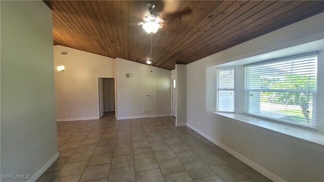 Building Photo - 1205 SW 21st Terrace
