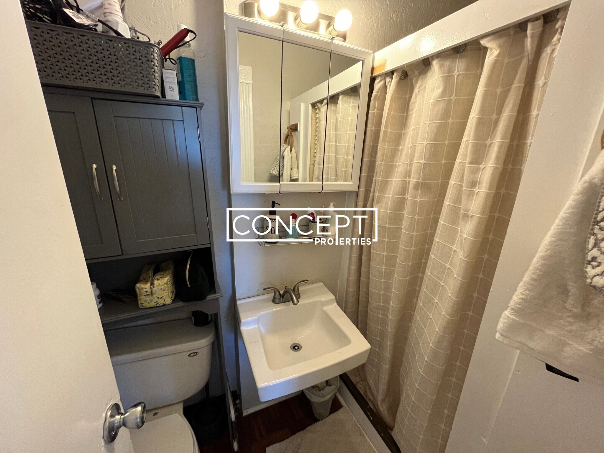 Building Photo - 40 Anderson St