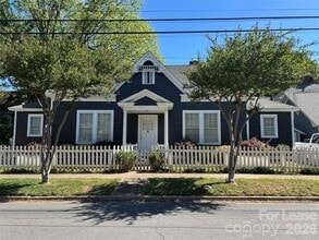 Building Photo - 412 W Horah St