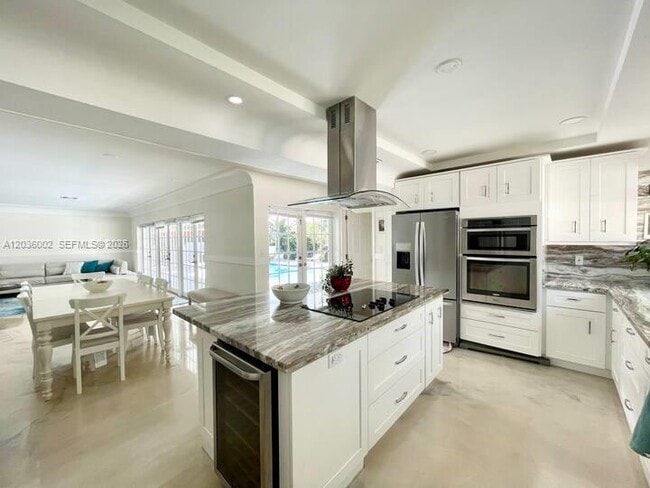 Building Photo - 416 N Rainbow Dr