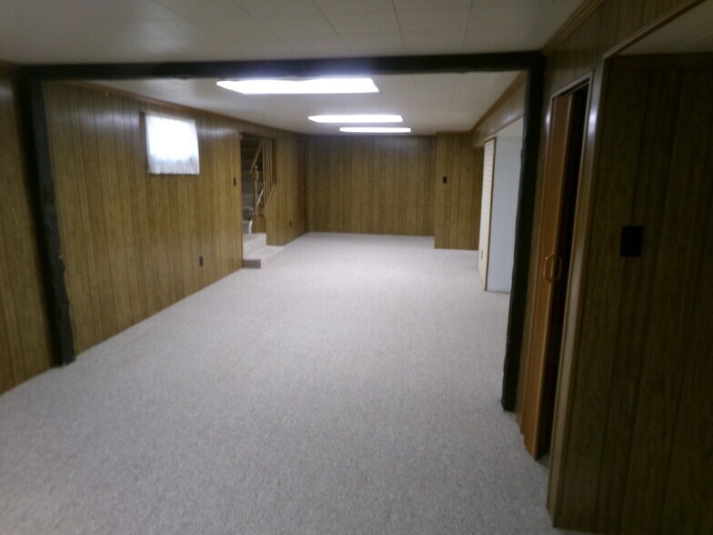Building Photo - 2052 Miller Rd