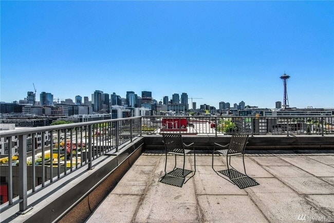 Building Photo - 900 Aurora Ave N