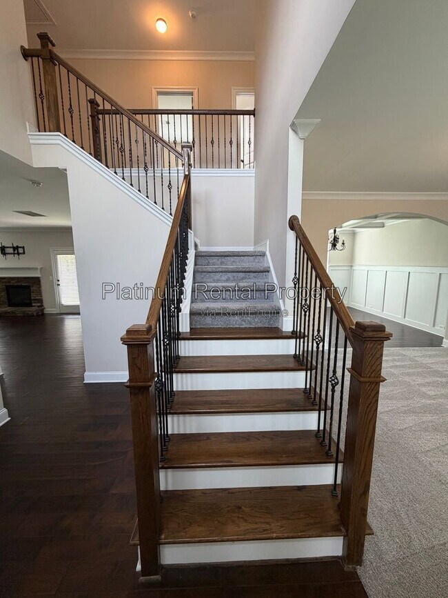 Building Photo - 5075 Rialto Way