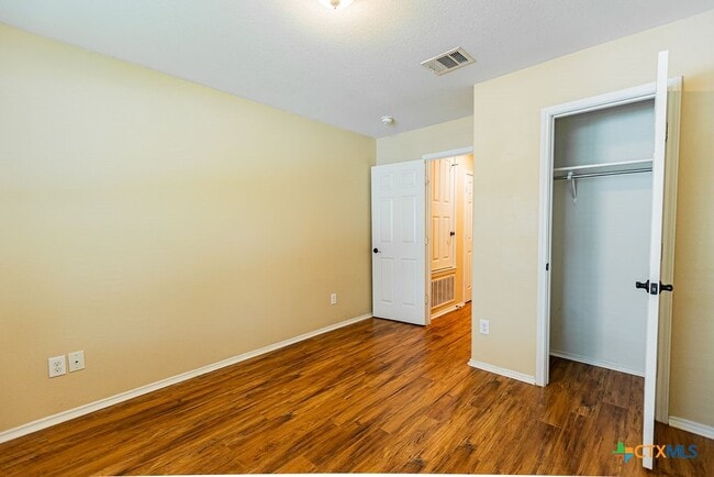 Building Photo - 2019 Woodway Dr