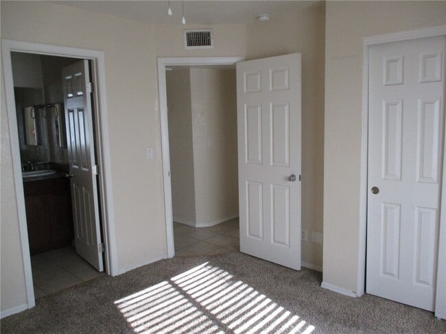 Building Photo - 2801 Paloma Senda