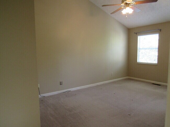 Building Photo - 3-Bedroom Cedar Bluff home available November 2024