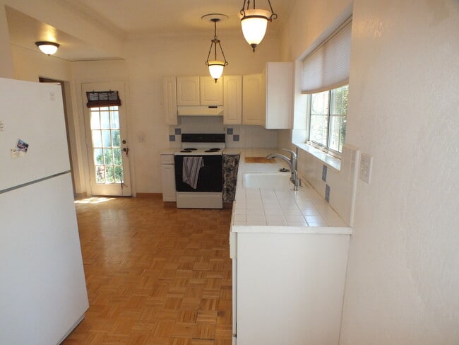 Building Photo - 1 BR Granny Cottage in Cameron Estates