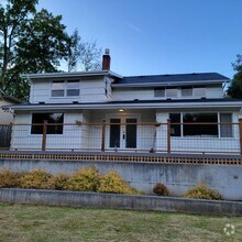 Building Photo - Farmhouse charm in the heart of walkable S...