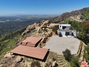 Building Photo - 24641 Piuma Rd