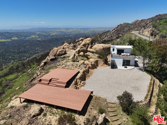 Building Photo - 24641 Piuma Rd