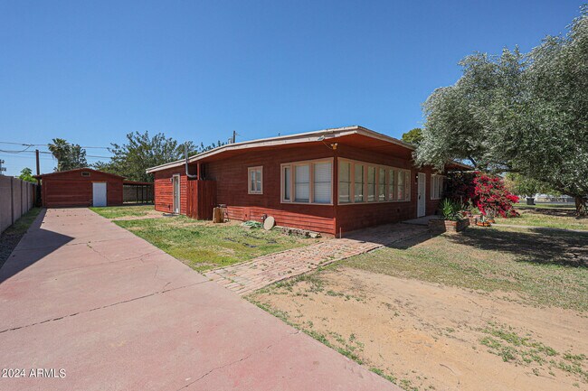 Primary Photo - 7030 N 14th Ave
